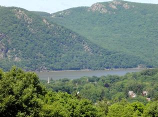 376 Lane Gate Rd, Cold Spring, NY 10516