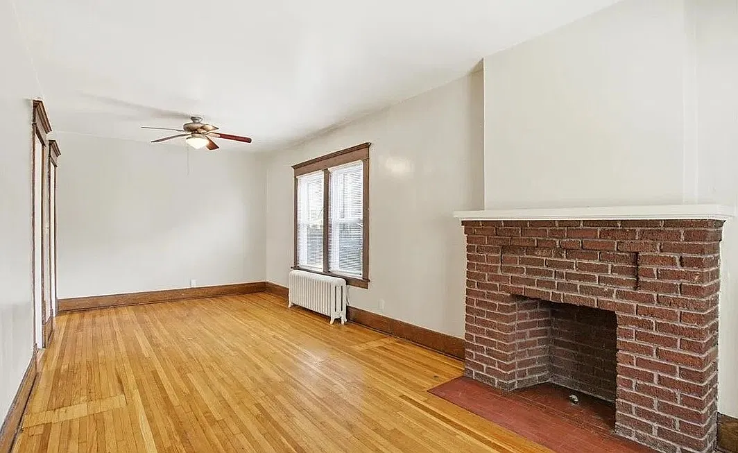2 bed, 900 sqft, $1,600 — Photo 4