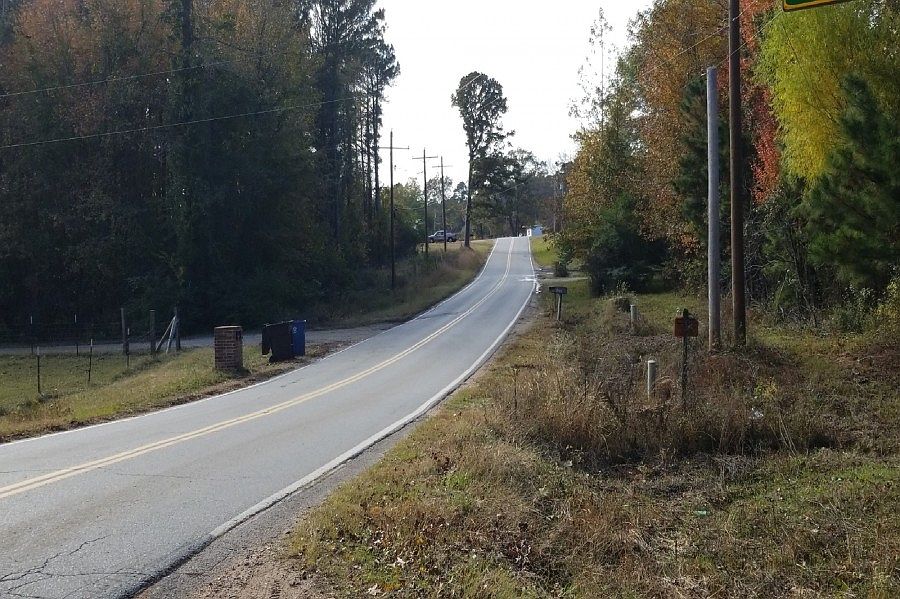 2nd image of 4521 Bauxite Cutoff Rd