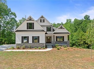 6968 Clarendon Ct, Clemmons, NC 27012