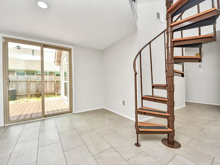 17011 Dusty Mill Dr W — Photo 23