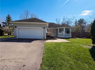 7049 Woodland Ave, Chagrin Falls, OH 44023