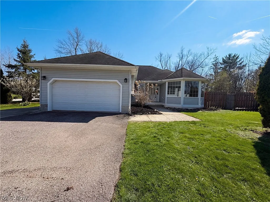7049 Woodland Ave photo 1
