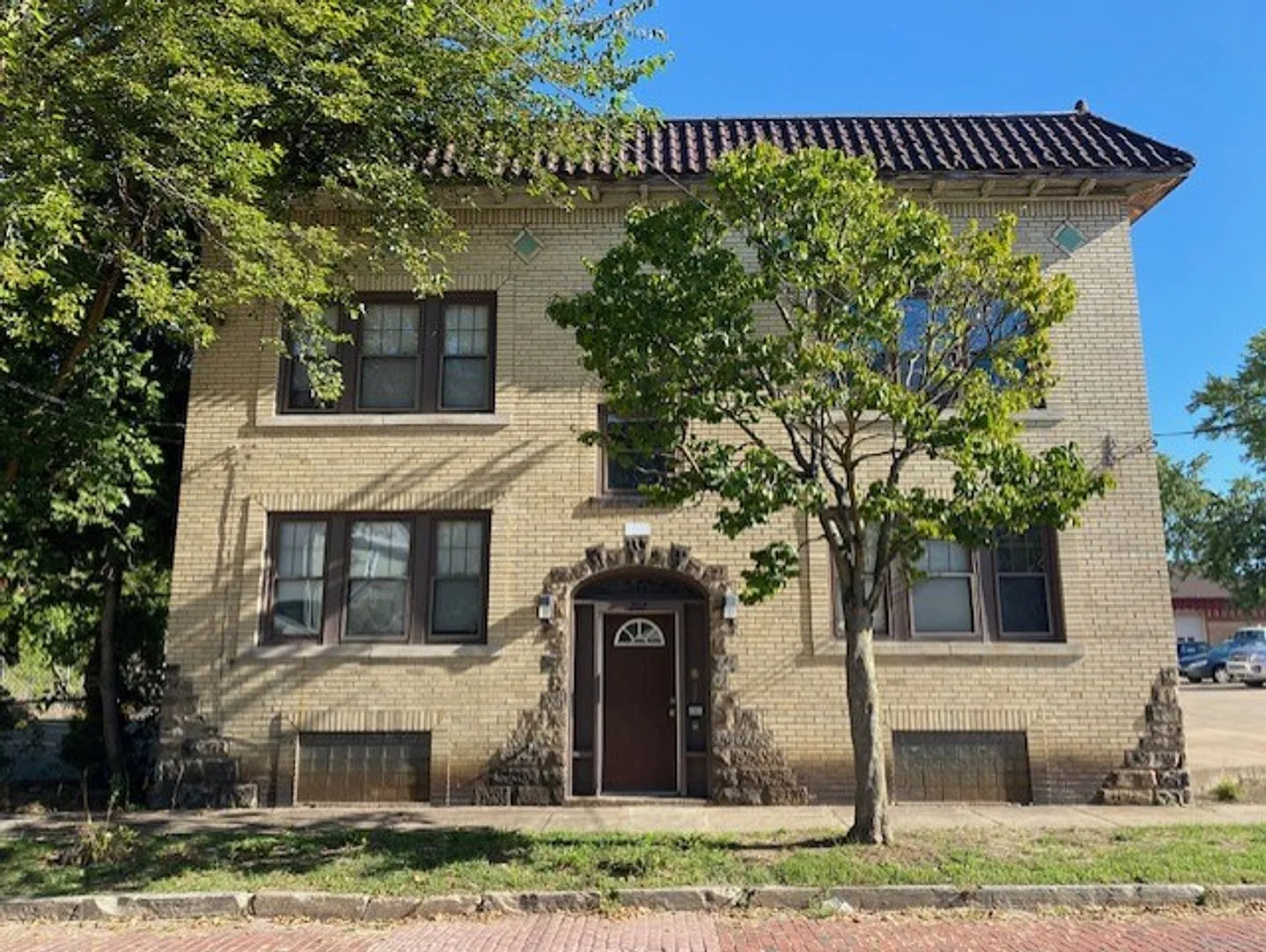 207 Myrtle Pl Akron Oh 44303 Mfh8 .Pw .T1 — Photo 1
