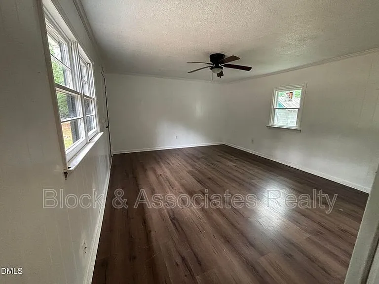 87 Robert Thompson Rd — Photo 7