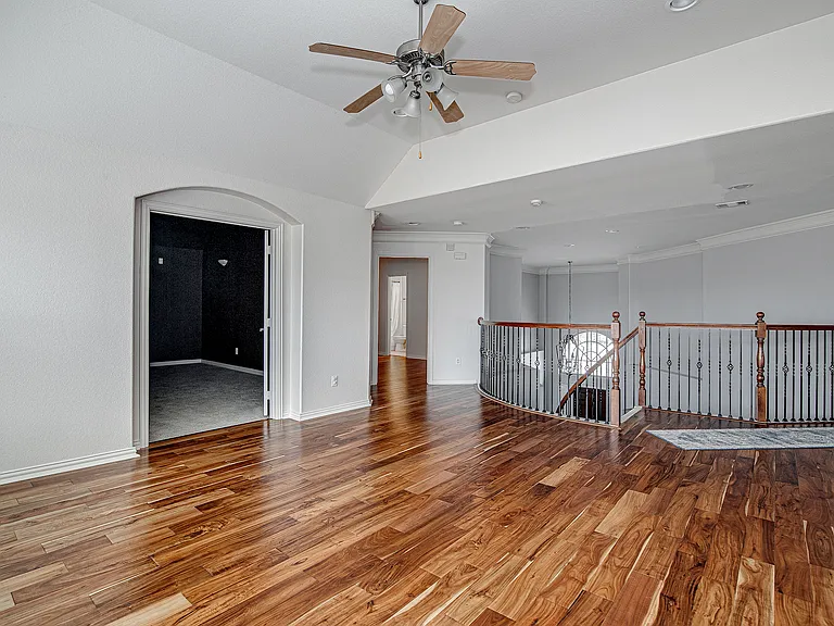 828 Thomas Crossing Dr — Photo 25