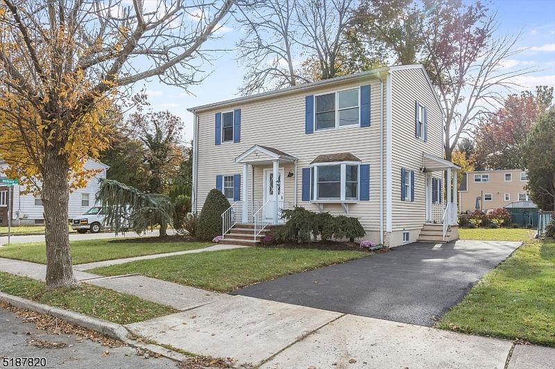1st image of 121 Dawson Ave