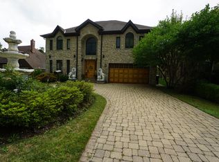 6910 N Knox Ave, Lincolnwood, IL