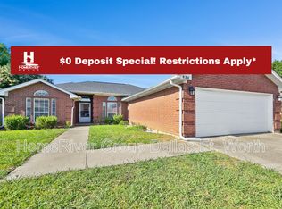 824 Carrington Dr, Arlington, TX 76001