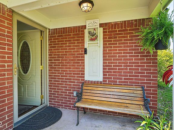 2nd image of 5115 Gibbs Rd