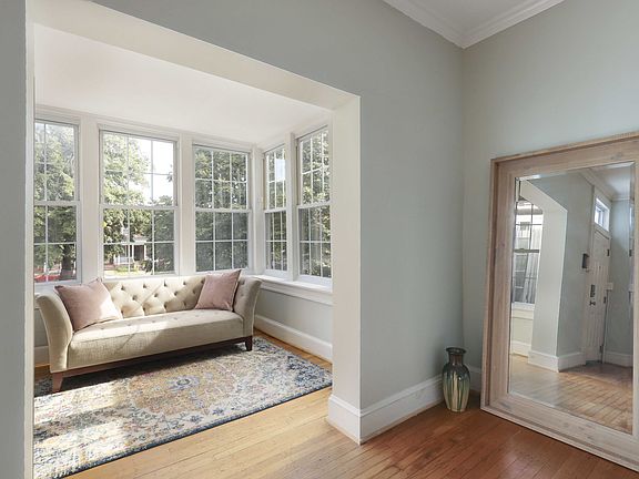 3rd image of 2128 Park Ave