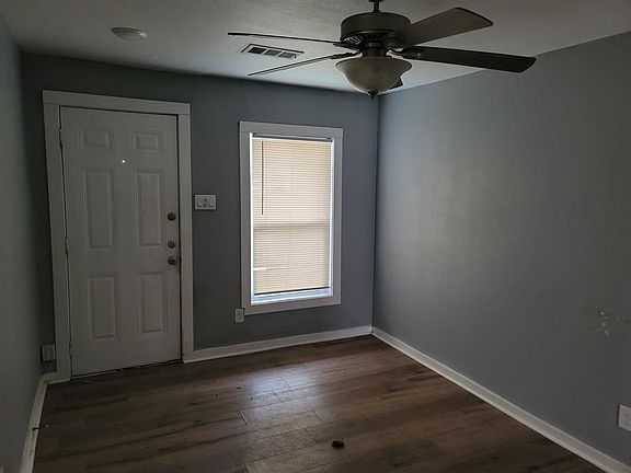3rd image of 611 Schweikhardt St APT 1