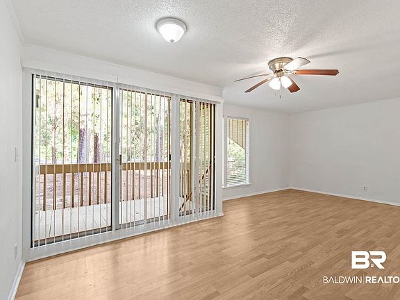 5th image of 1080 Sea Cliff Dr N #2B