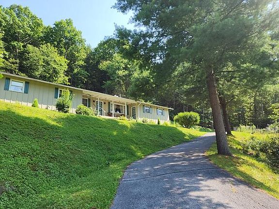 2nd image of 423 Arch Dr