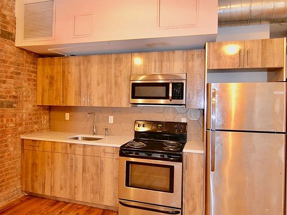 2nd image of 391 Greene Ave #1