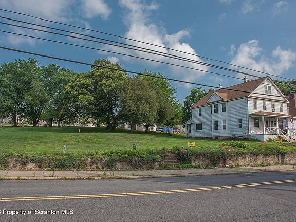 3rd image of 445 Main St