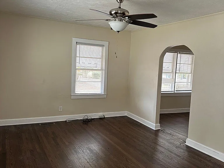 1542 McArthur Rd — Photo 8