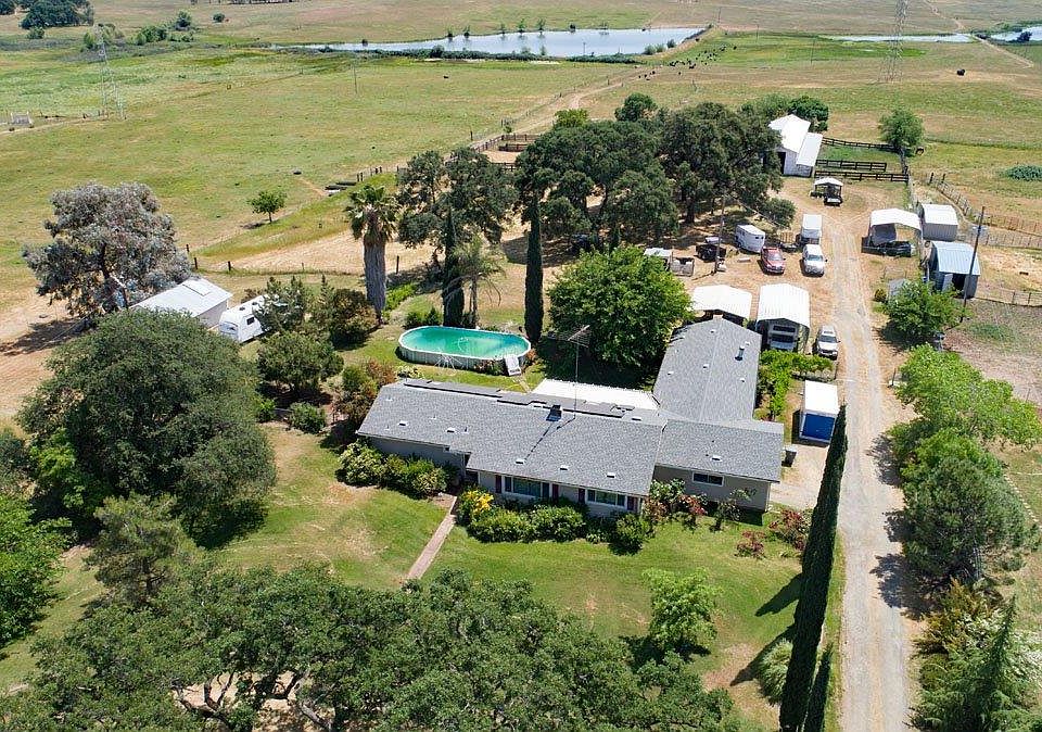 2nd image of 2425 Karchner Rd