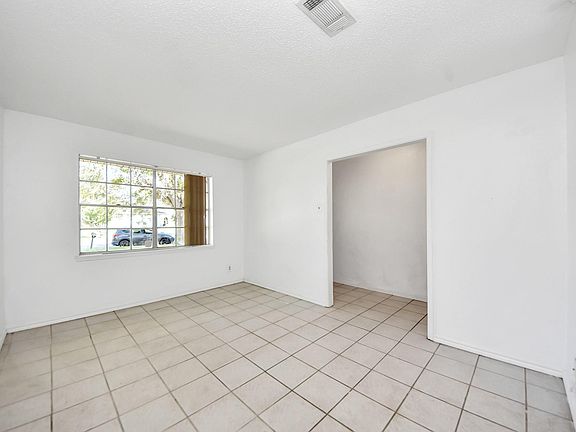3rd image of 4311 Pine Shadows St