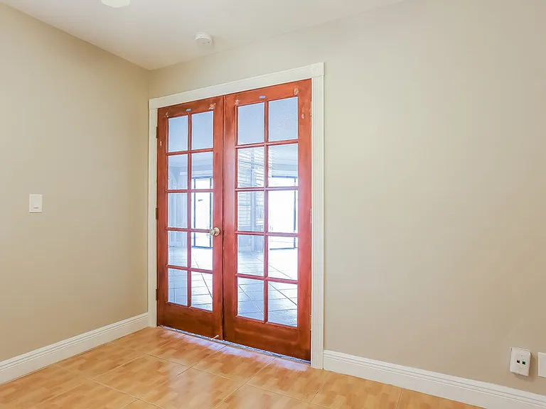 11235 NW 43rd Pl — Photo 10