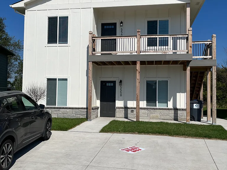 5558-60 N Gray St #5560 — Photo 1