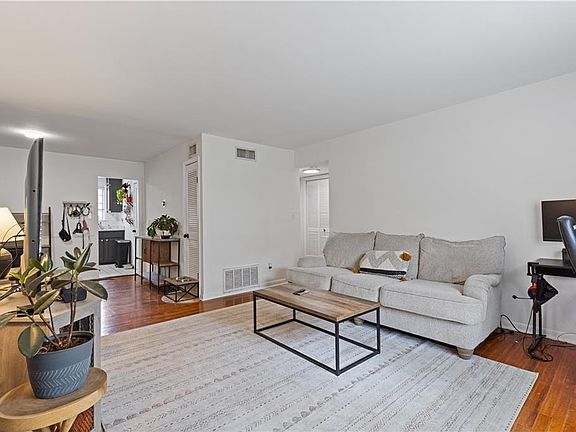 2nd image of 3510 Roswell Rd NW APT M3