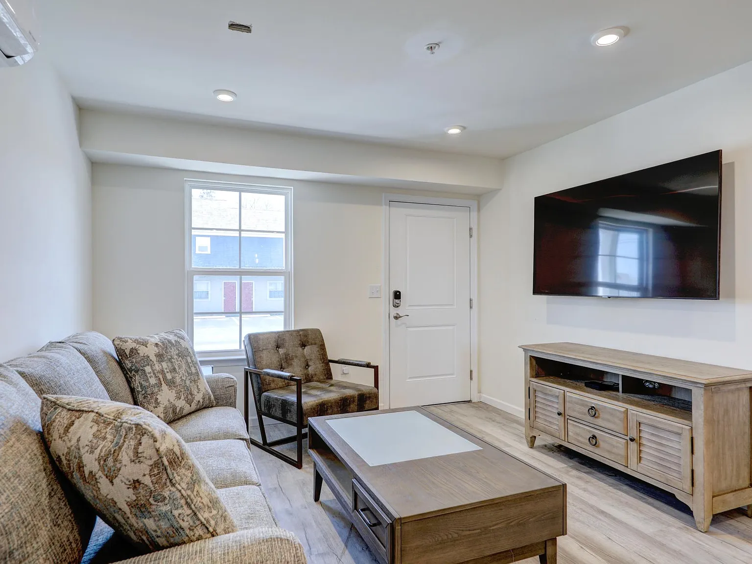 1 bed, 602 sqft, $1,650 — Photo 2