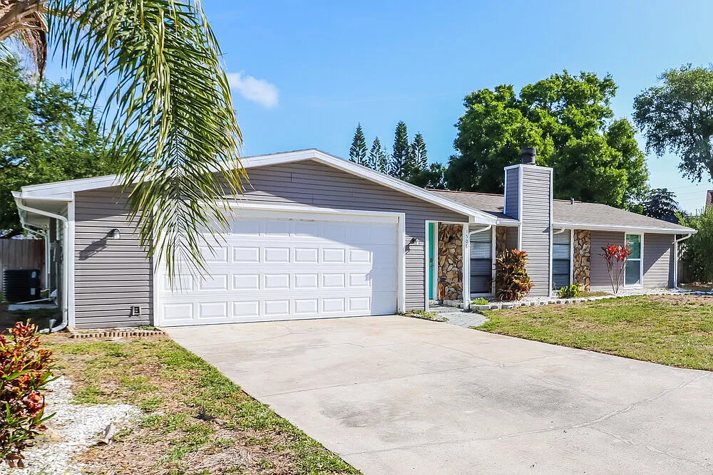 3 bed, 2.0 bath, 1550 sqft, $4,510 — Photo 3