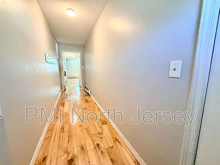 224 Macarthur Ave #B — Photo 2