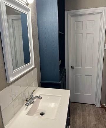 3rd image of 3718 Seguin Dr