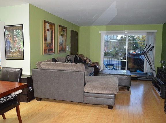 4th image of 4178 Cove Ln APT A