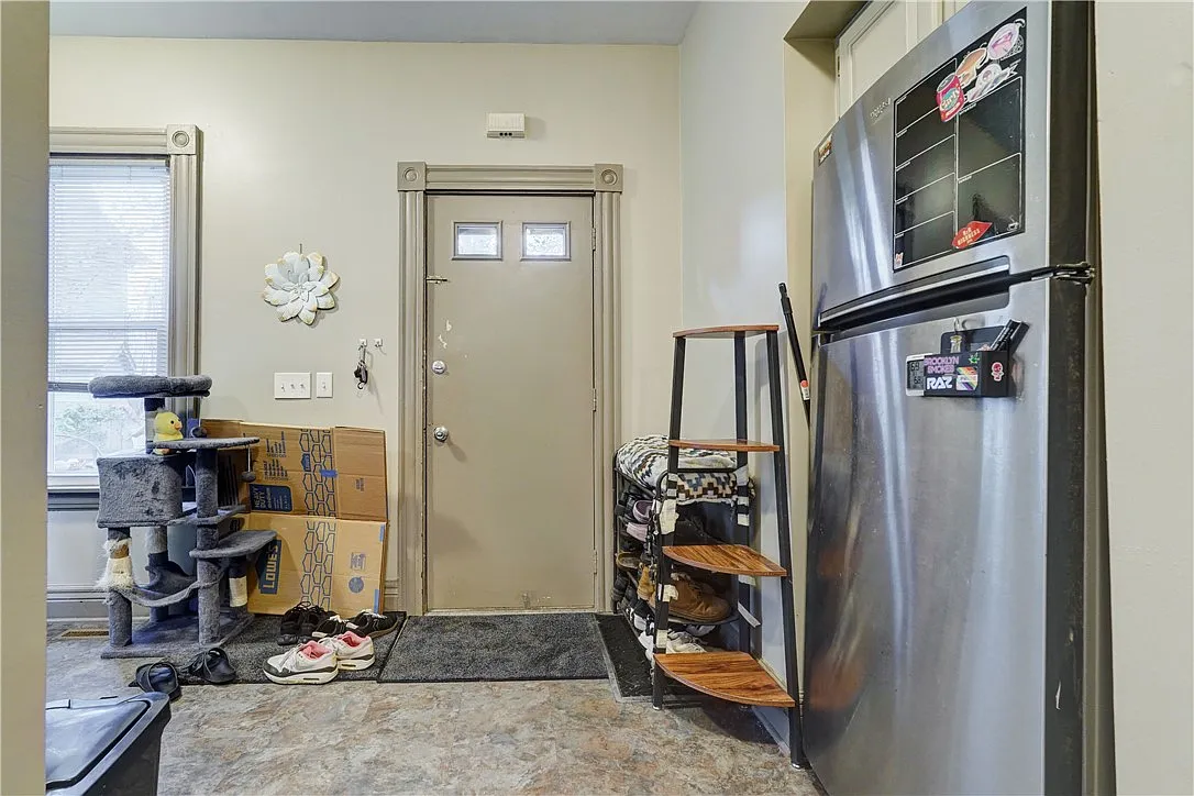 1 bed, 1.0 bath, 650 sqft, $1,300 — Photo 3
