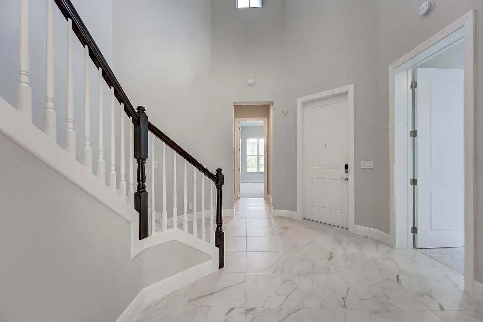 5 bed, 4.5 bath, 3953 sqft, $6,000 — Photo 4