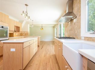 60 Country Dr, Charlestown, RI 02813