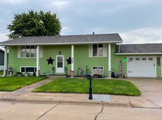 709 5th St, Gibbon, NE 68840