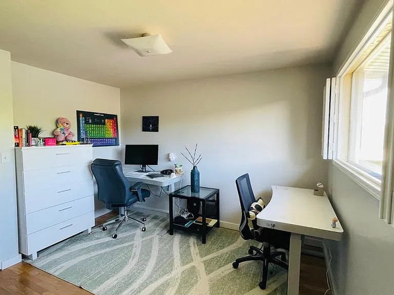 Guest bedroom 2/Office