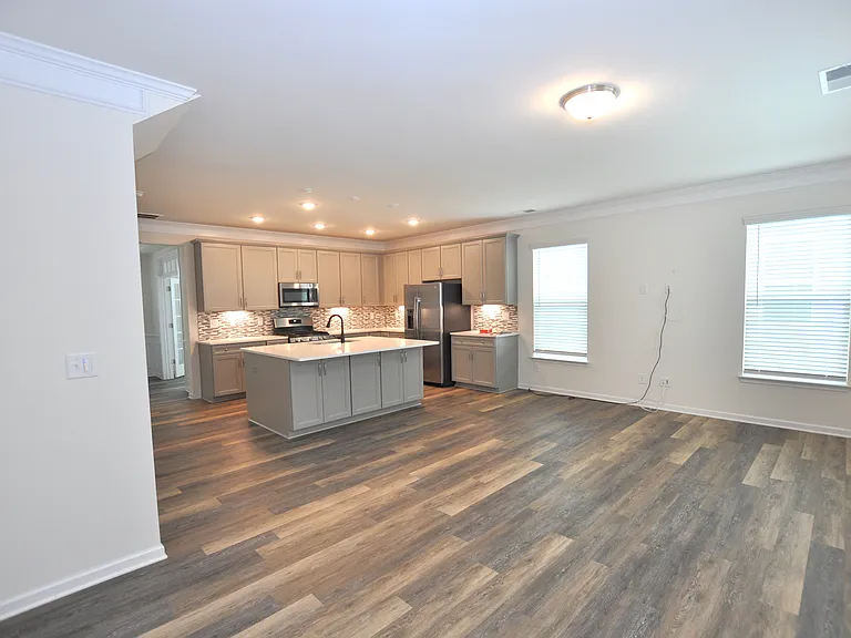 536 Laurens St — Photo 18