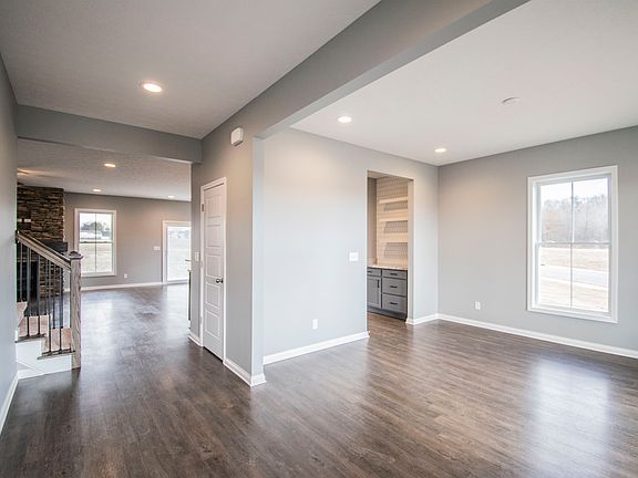 4th image of 3100 Tipperary Dr