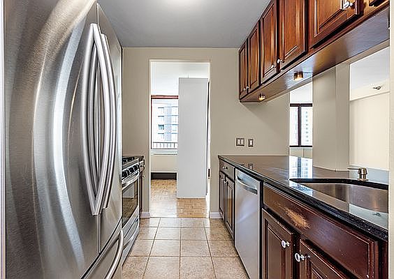 5th image of 4-74 48th Ave APT 15C