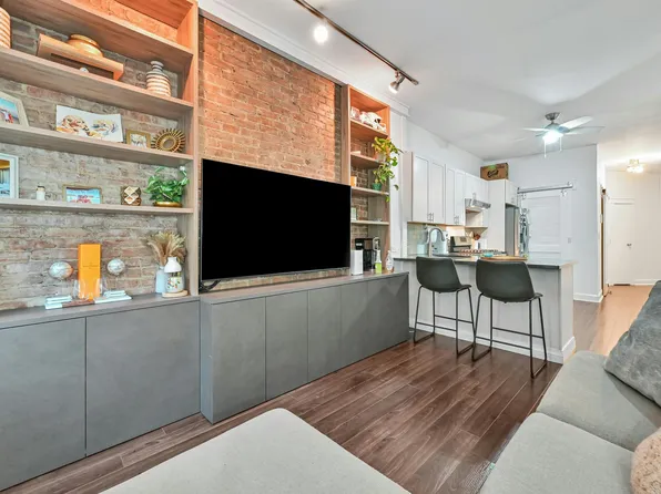 70 Park Avenue image 1 of 16