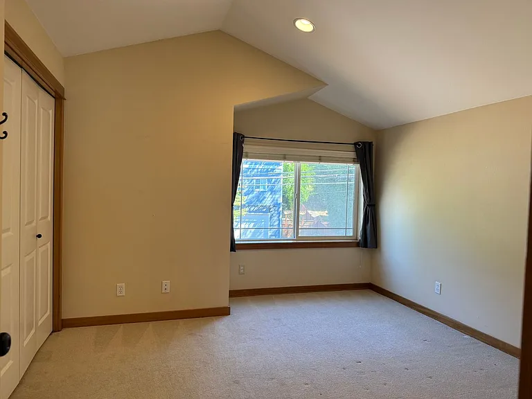 5218 Puget Blvd SW #C — Photo 12
