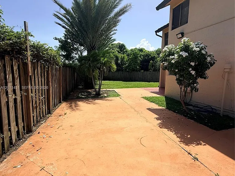 9645 SW 148th Pl #9645 — Photo 6