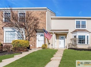 114 Wilshire Ct, Old Bridge, NJ 08857