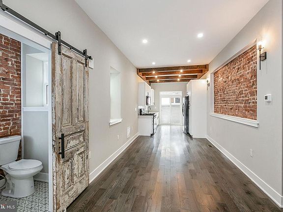 5th image of 3118 W Montgomery Ave