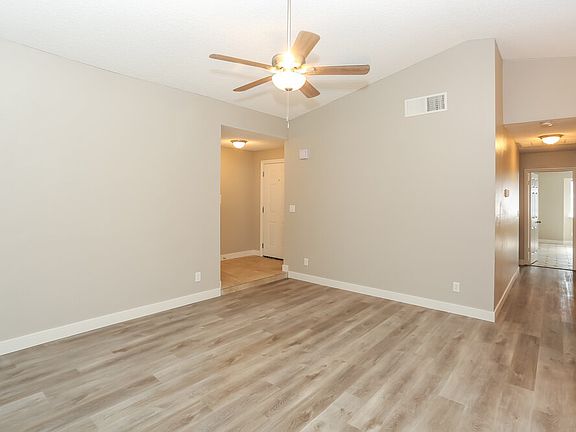 4th image of 5221 Shady Grove Ln
