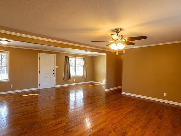 5th image of 3491 Sandy Cir