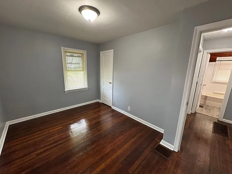 2342 E Legrande Ave — Photo 15