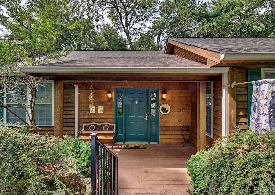 1st image of 323 Overlook Rd #12