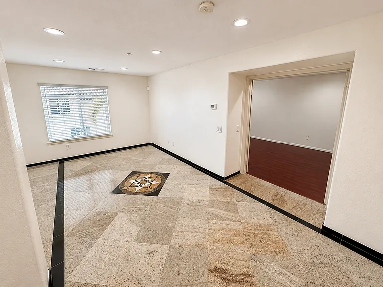 621 Marbella Ct — Photo 18