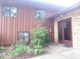90 Oakwood Dr, Mankato, MN 56001